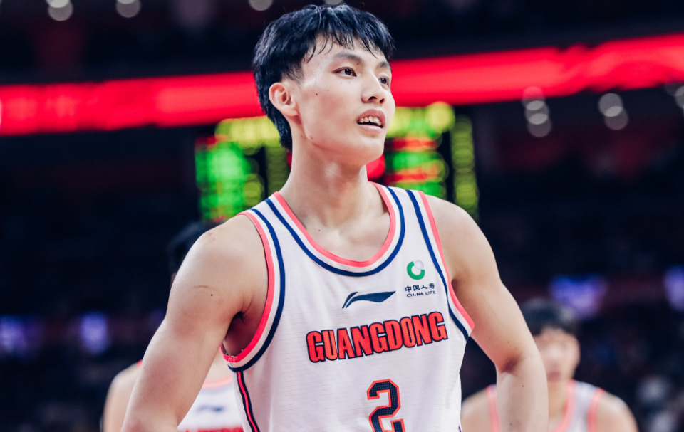 关于窗口期CBA常规赛传出新动向，布拉加官宣签约，高层表态——压力陡增，训练强度显著提升的信息