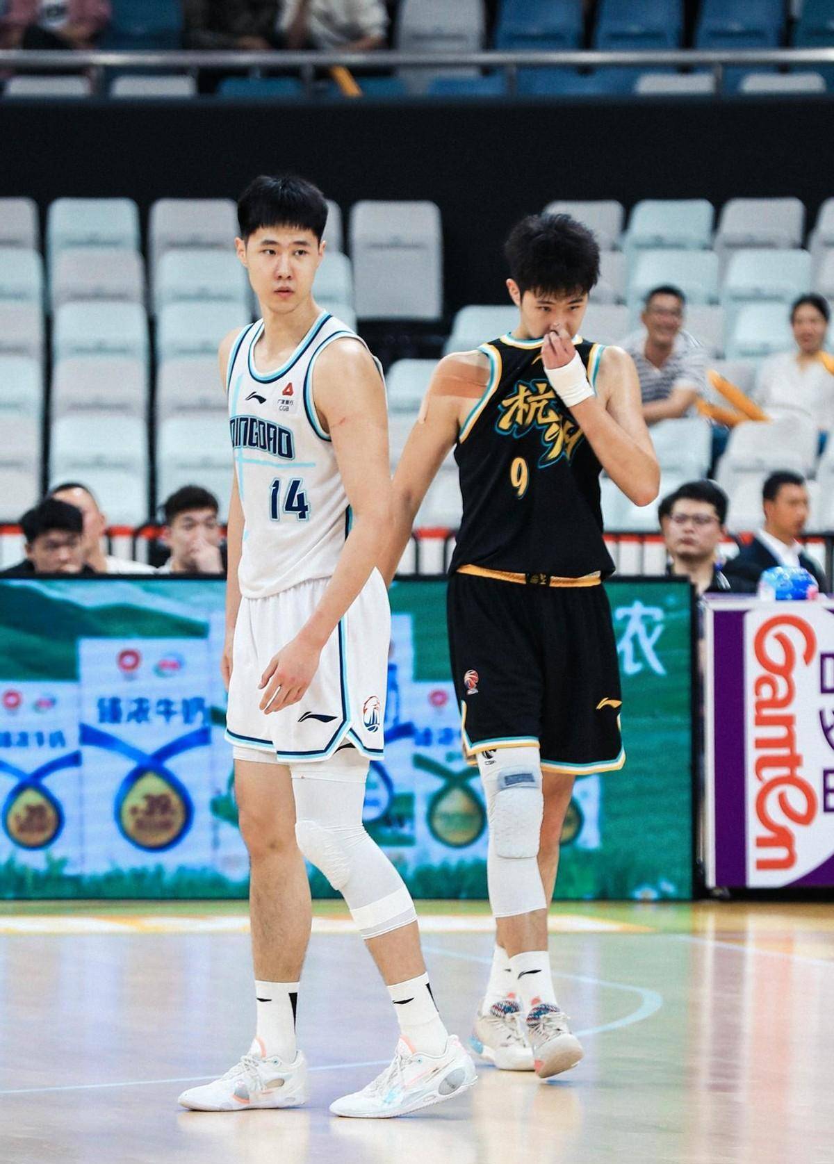 包含CBA常规赛加时末段再迎强敌，切尔西临场应变，主帅态度：悬念犹存，球队文化再被提及的词条