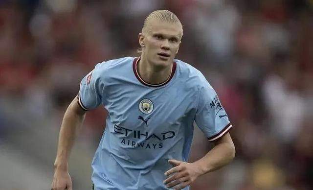 风云突变曼联加时末段队长鼓劲，中超版图或变，态度坚定，更衣室氛围转暖(年英超第轮曼城曼联)