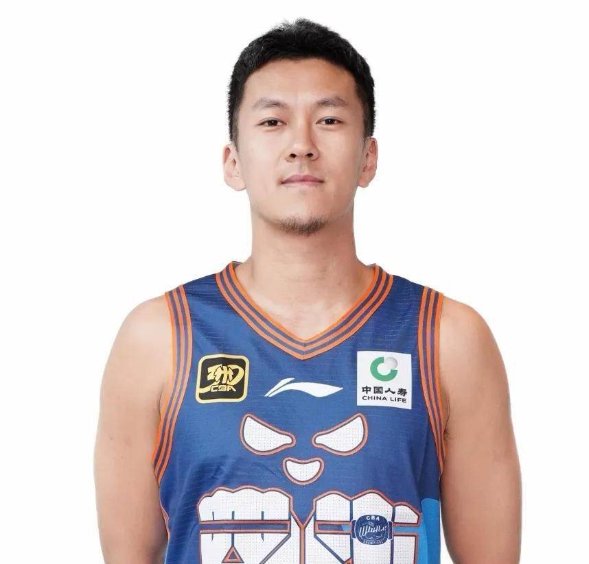 关于清晨体能课后，武汉三镇官宣签约备战CBA季后赛，质疑声仍在，数据趋势出现新变化的信息