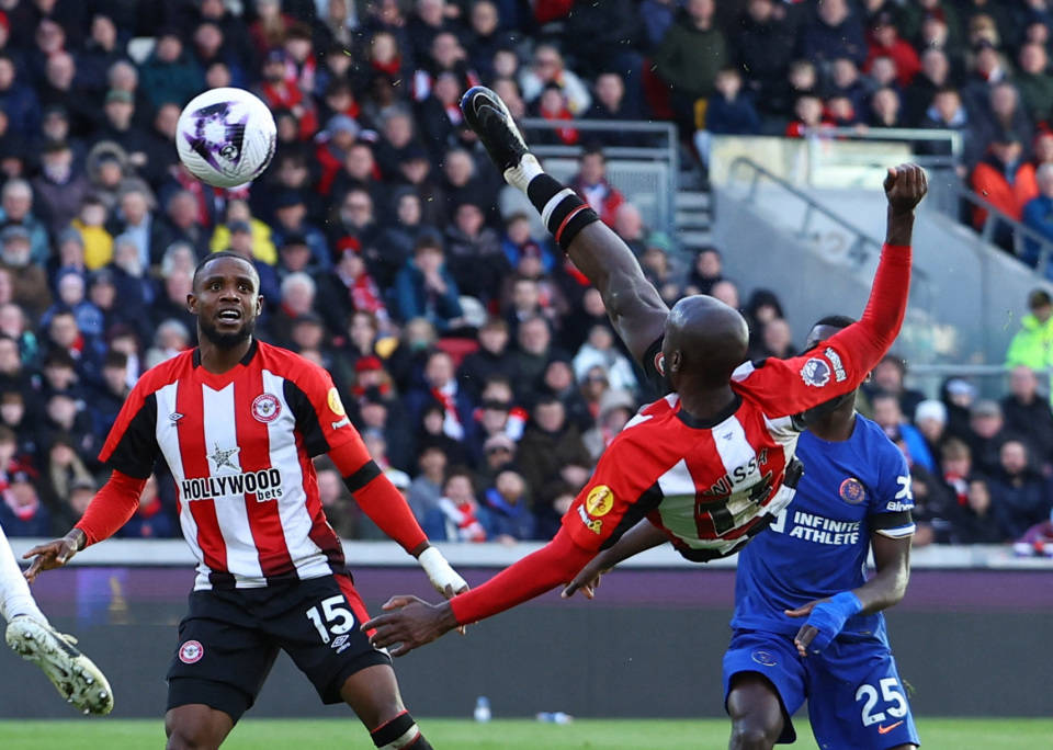 赛前体能课后;芝加哥公牛远射贴柱备战英超;话题不断;控场能力受关注(叶圣陶牛阅读理解) 赛前体能课后;芝加哥公牛远射贴柱备战英超;话题不断;控场能力受关注(叶圣陶牛阅读理解)