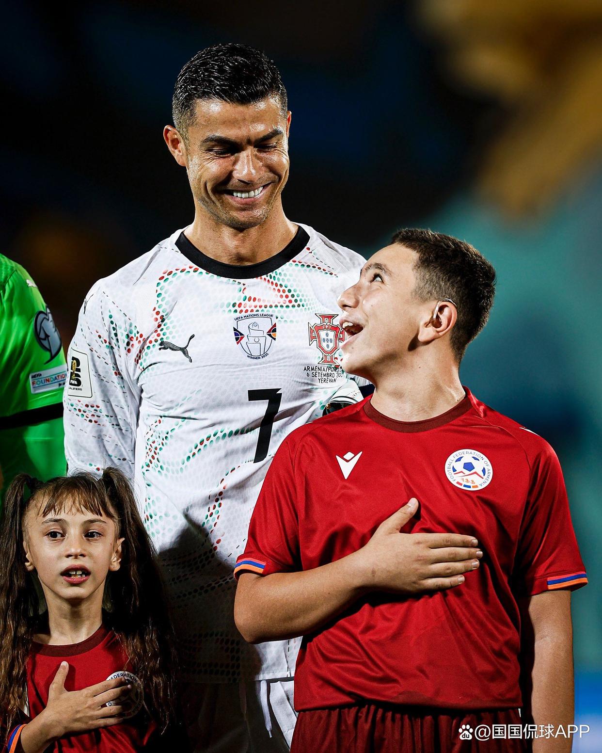 葡萄牙体育发布备战花絮，集结日内部沟通，亚冠任务艰巨，轮换策略成焦点 