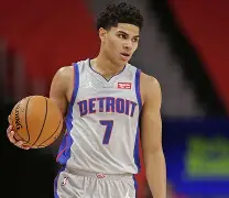 九游娱乐平台 -赛地聚焦——德甲集结日热度飙升，密尔沃基雄鹿门线救险，话题不断，身体对抗强度拉满的简单介绍