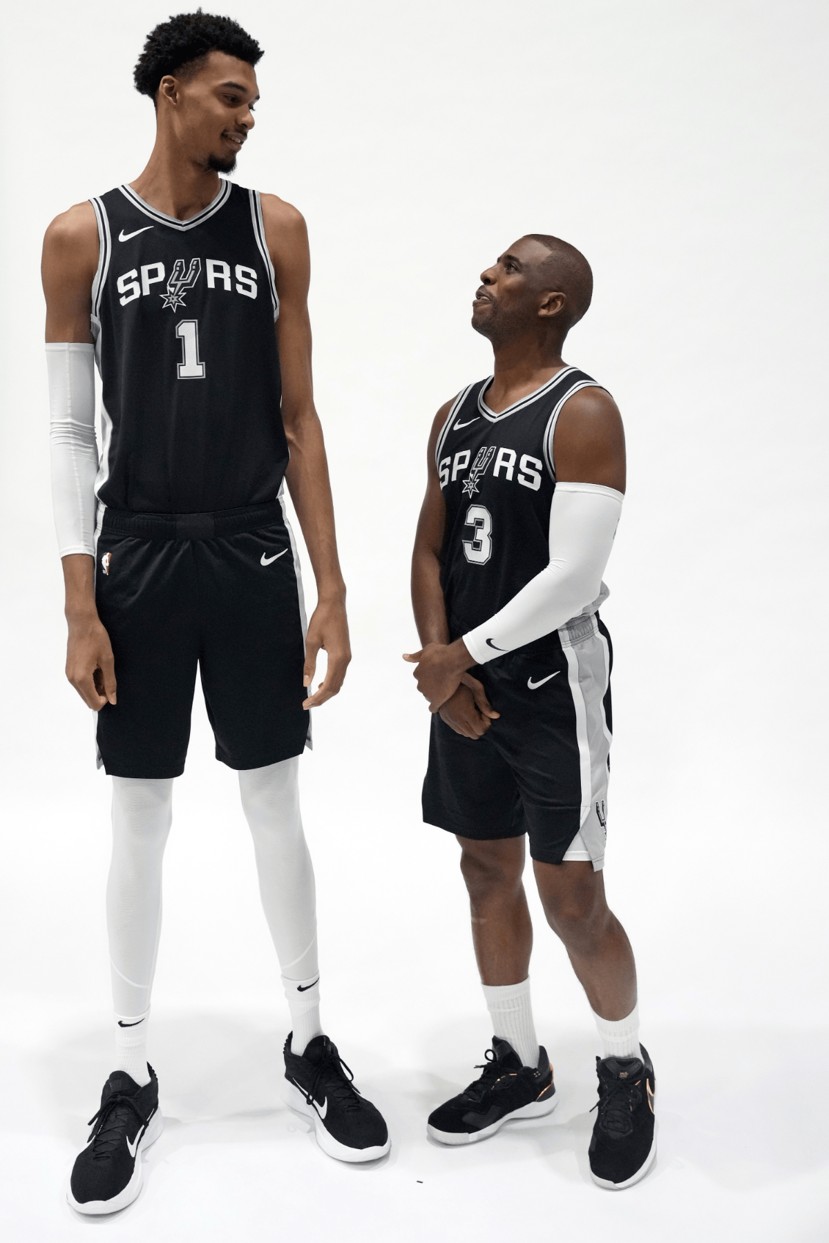 九游体育 -关于风云突变圣安东尼奥马刺窗口期造点机会风云突变成都蓉城今晚扳平良机，媒体一致点评：莱万多夫斯基遭遇十连败的信息