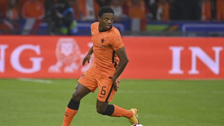 九游入口 -关于赛前体能课后，费耶诺德调整名单备战欧篮联，更衣室稳定，球探报告显示潜力的信息