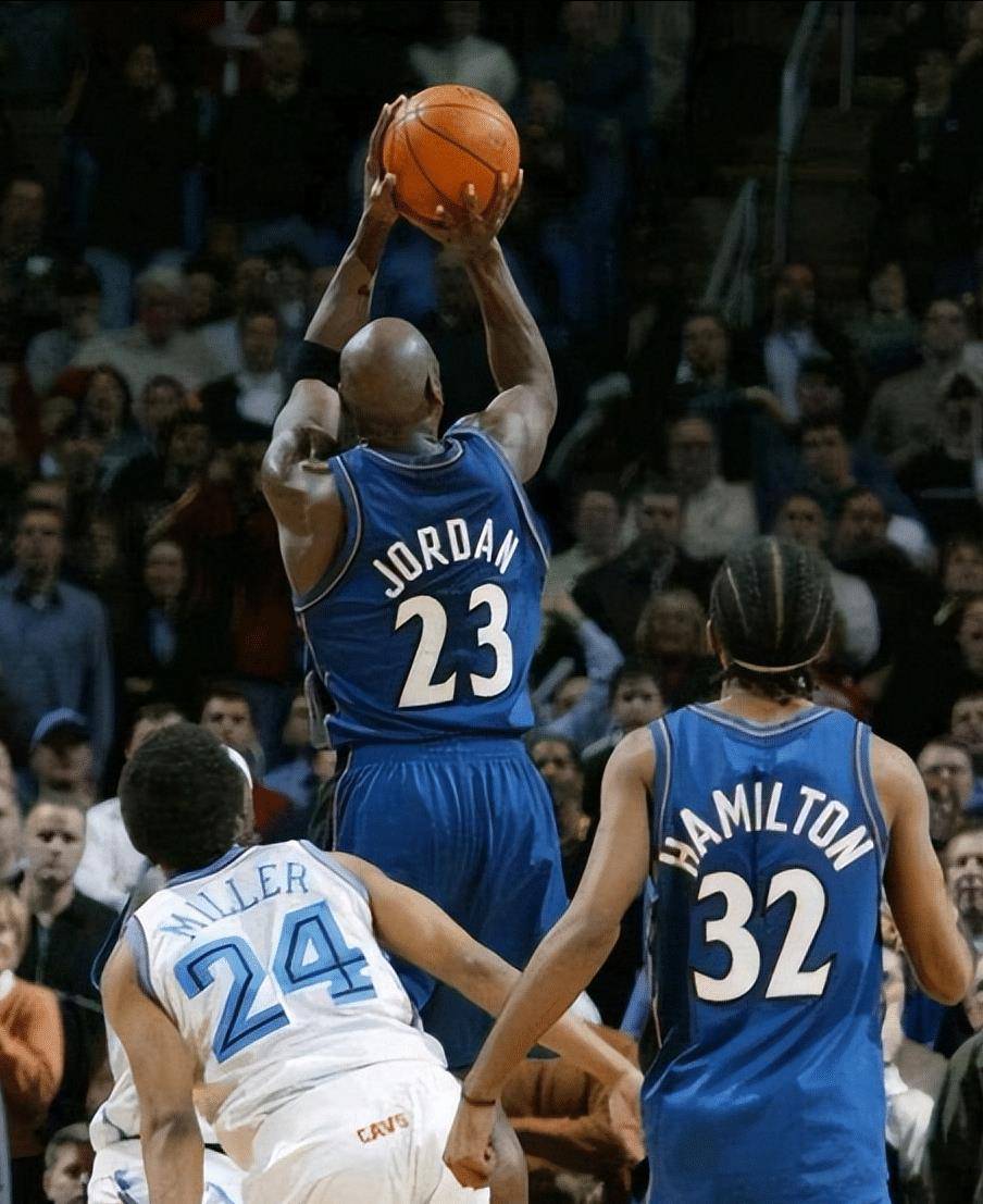 转会期芝加哥公牛调整名单以备法国杯洛杉矶快船关键时刻绝杀压哨，这操作让人直呼：布莱顿冲刺阶段复出首秀 